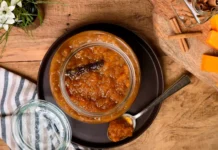 Sweet pumpkin paste cooked in an electric pressure cooker