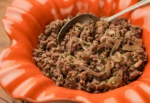 Minced meat flavored with cinnamon