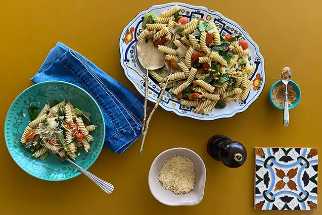 bk-4786-macarrao-com-tomate-escarola-e-alho
