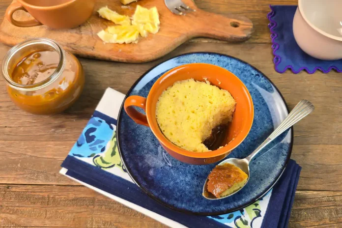 bk-7855-blog-bolo-de-caneca-de-banana-com-doce-de-leite-4-1